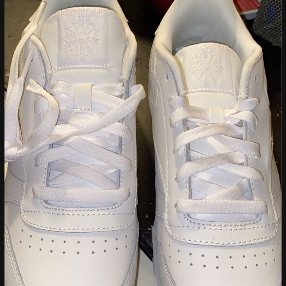 Reebok Size 6.5 - Picture 3 of 4